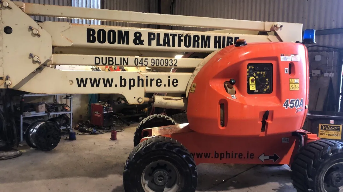 BOOM LIFTS - Image 2