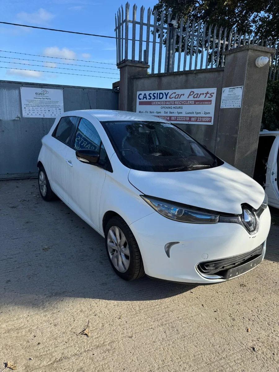 For Parts 2015 Renault Zoe - Image 2