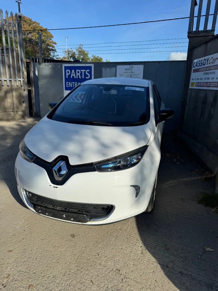 For Parts 2015 Renault Zoe - Image 1