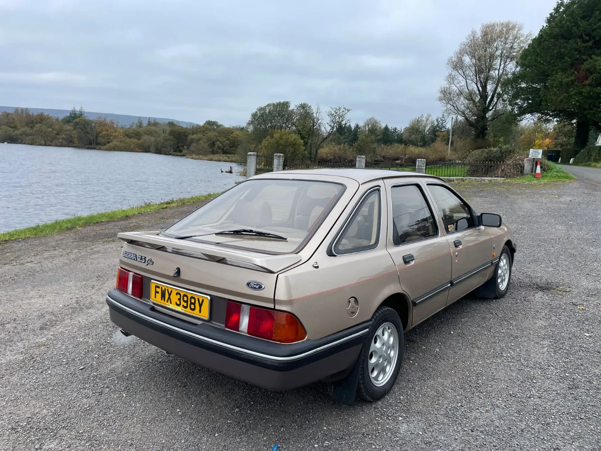 Ford Sierra ghia 2.3 Petrol 1983 - Image 4