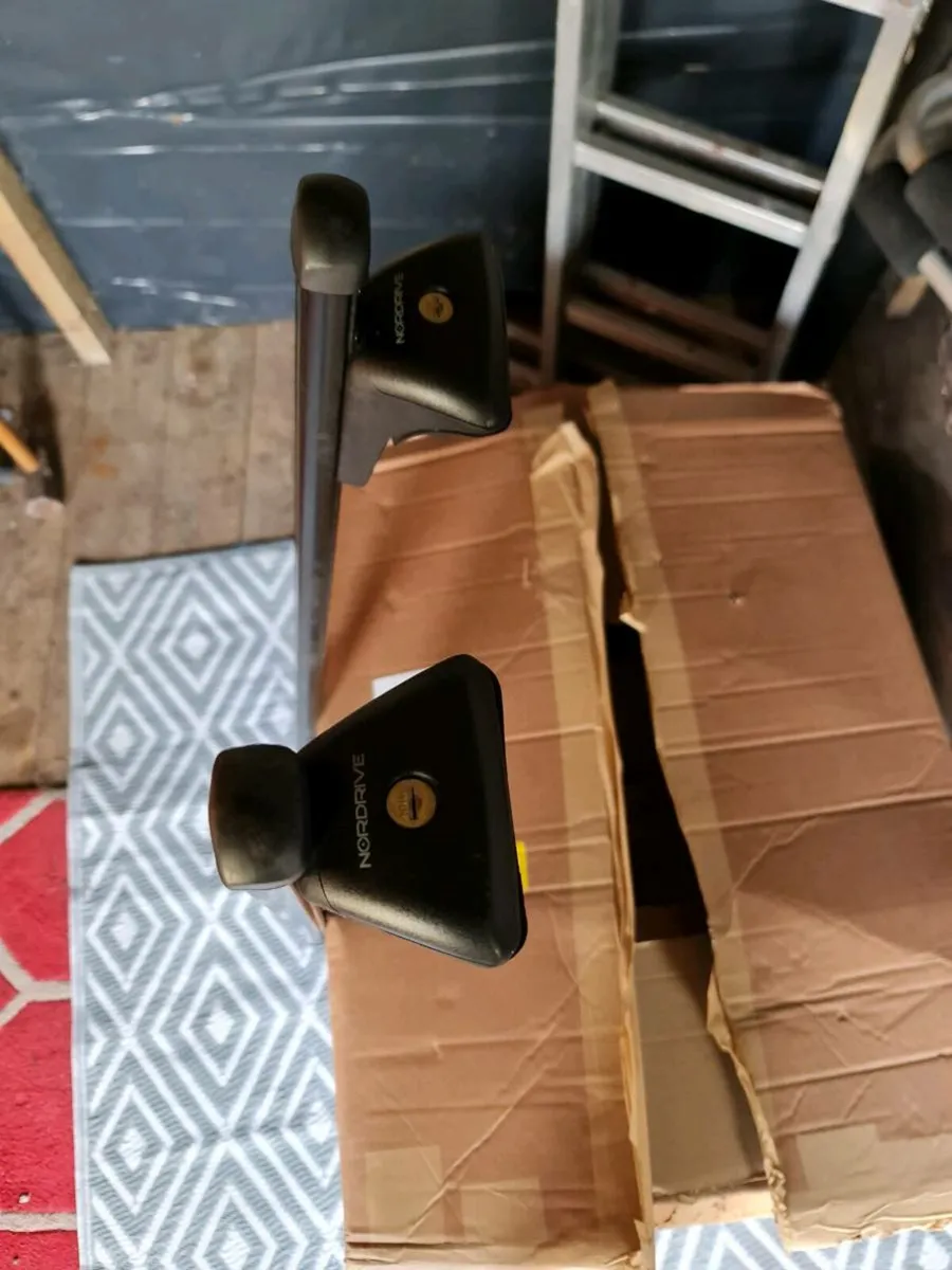 ROOF RACK. - Image 1