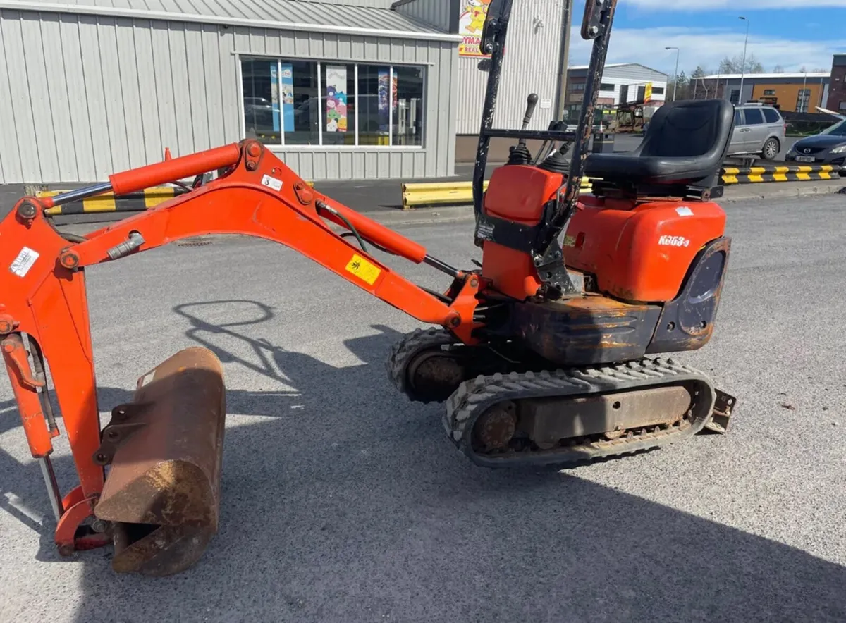 Kubota Mini Digger - Image 4
