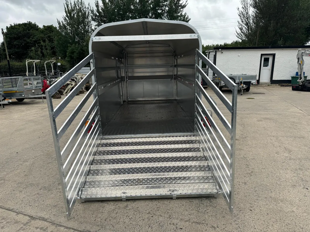 New Bateson 12’ Livestock Trailer - Image 2