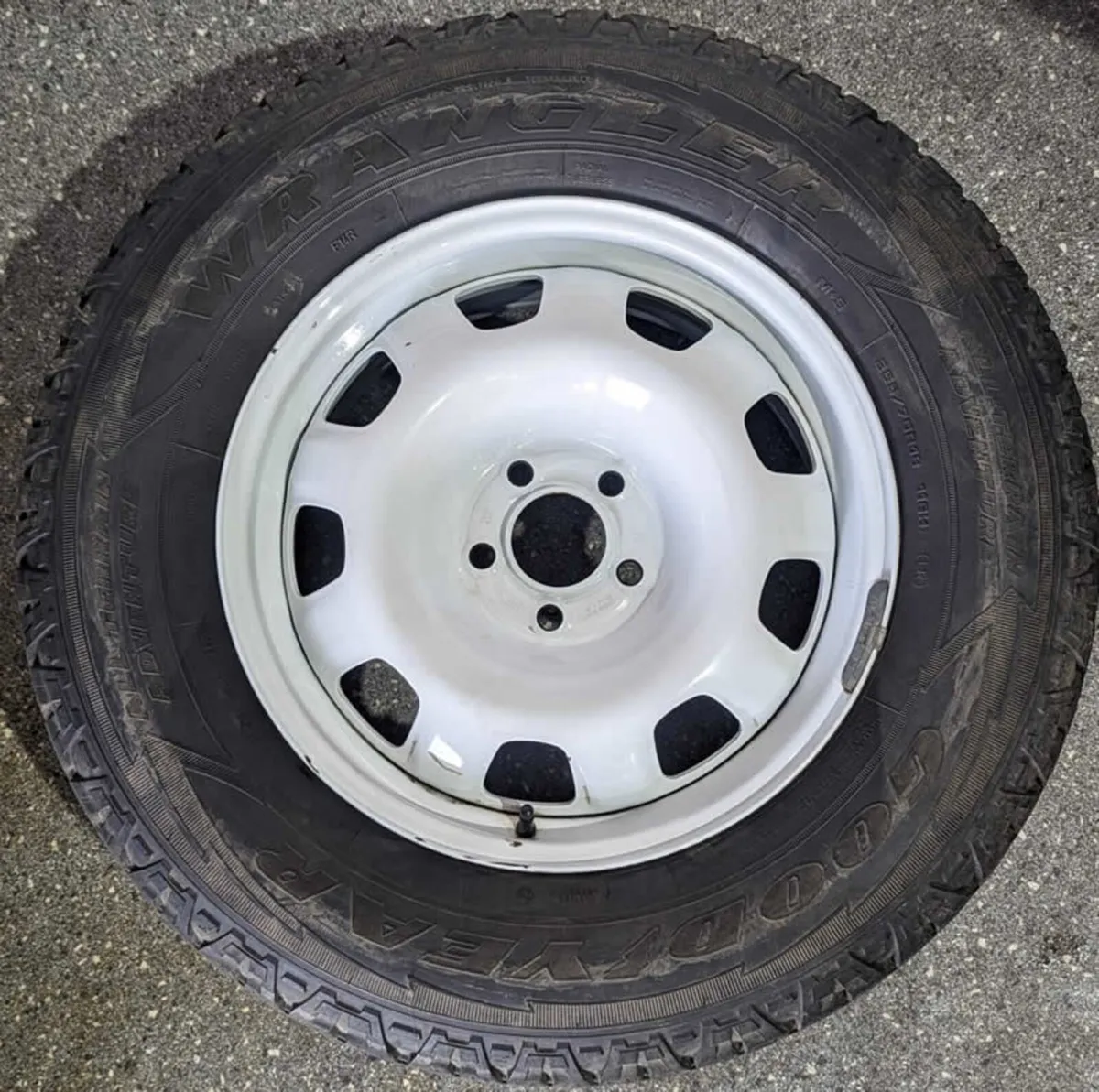 18" Genuine Land Rover Defender White Steel Wheels - Image 3