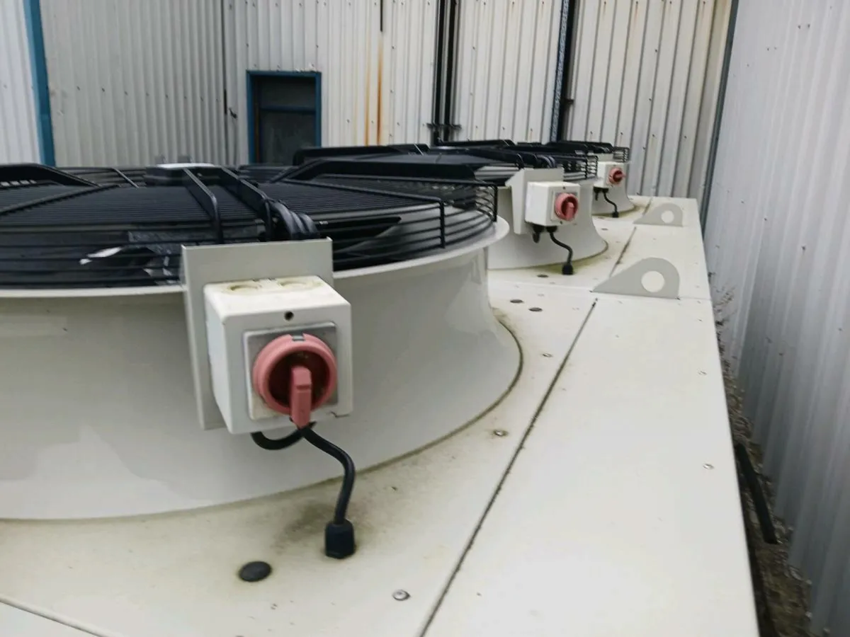 Condenser and compressors - Image 3