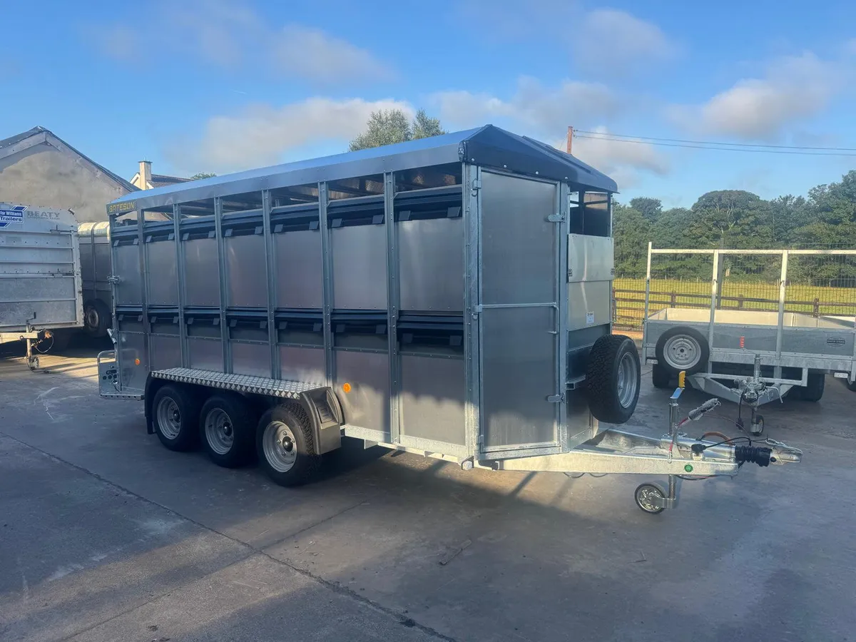 Bateson 14’ Livestock Trailer - Image 1