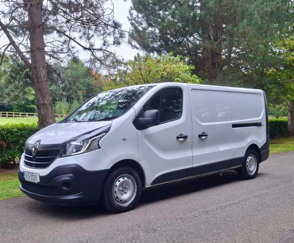 Renault Trafic 2021 DOE 10/26 - Image 1