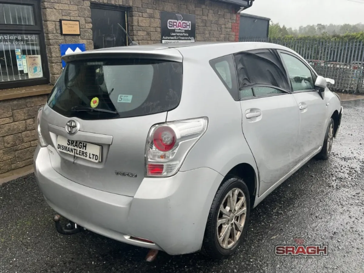 2011 TOYOTA VERSO - Image 4