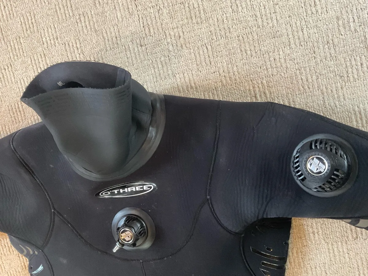 O’Three Drysuit Size ML - Image 4