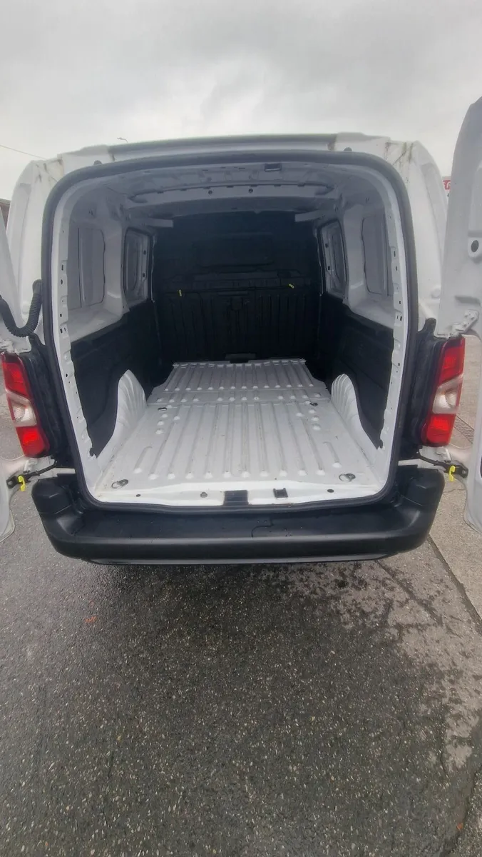 Fiat Doblo 2023 - Image 2