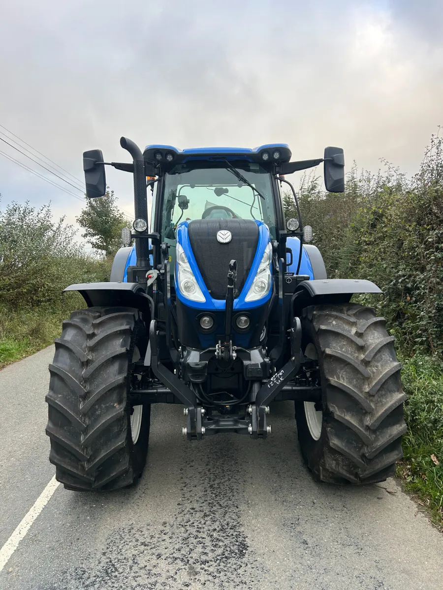 Ford New Holland T7210. - Image 3