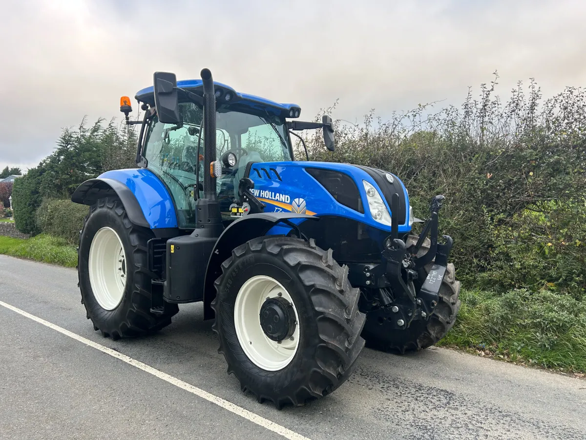 Ford New Holland T7210. - Image 1