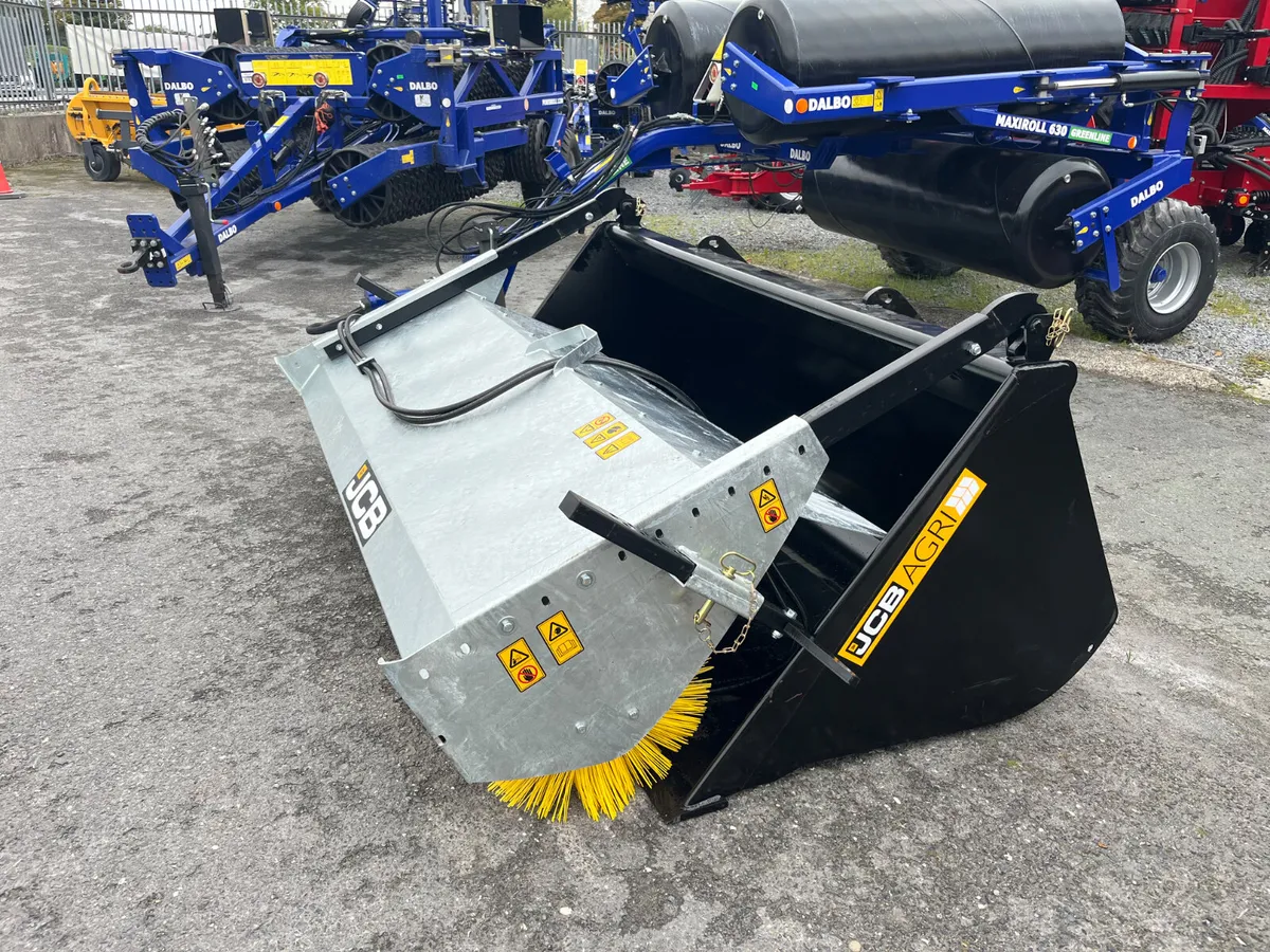 8ft sweeper bucket - Image 3