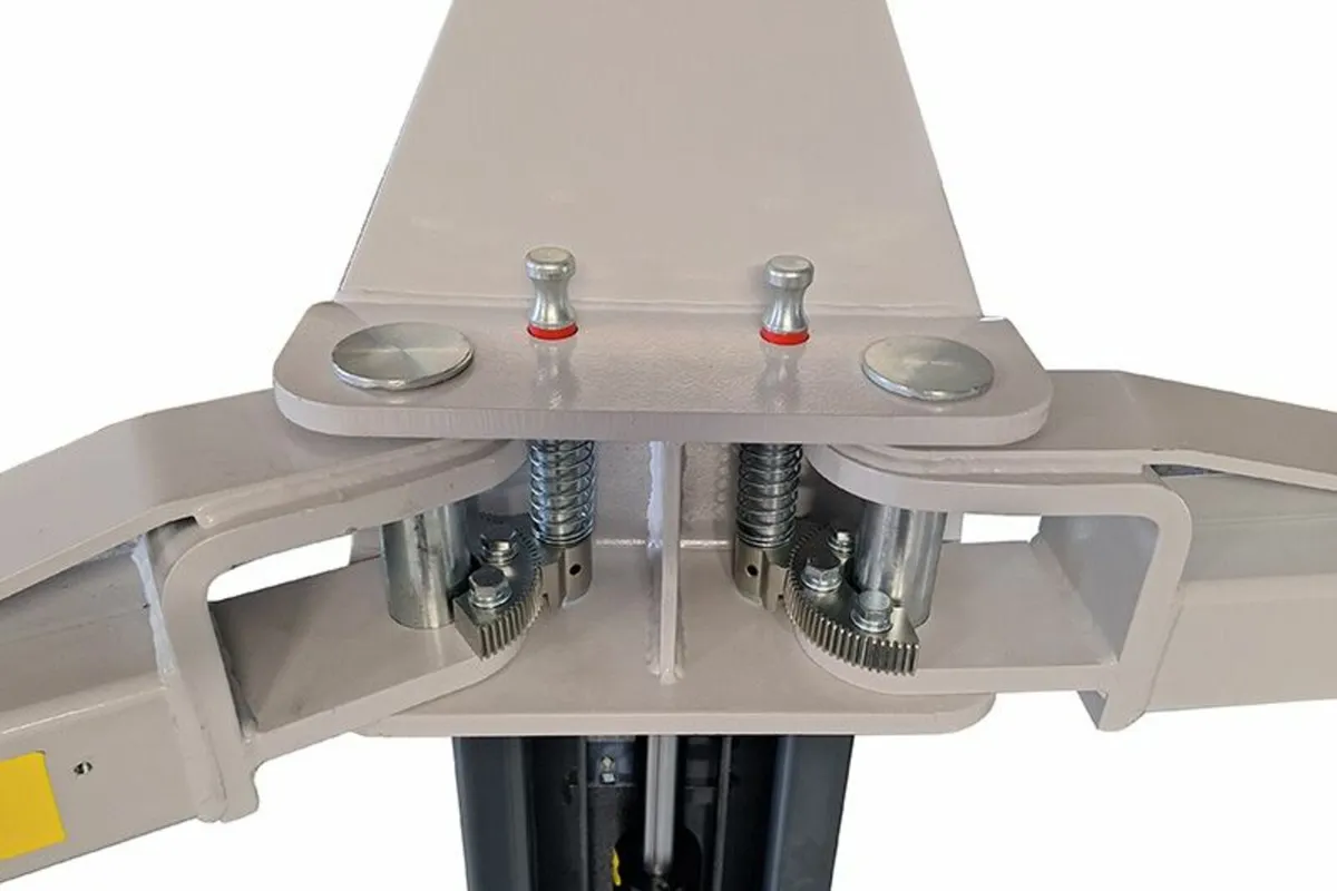 2 Post Car Lift 4 ton - Image 3