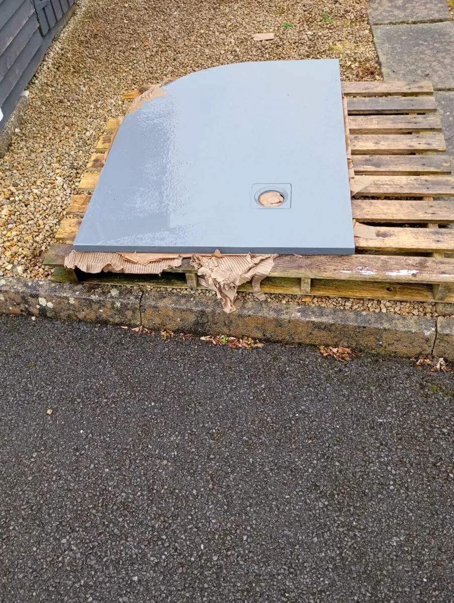 Shower tray - Image 1