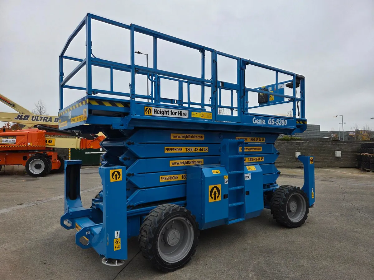 Genie GS5390 RT - 18 m Diesel Scissor - 4x4 - 2016 - Image 2