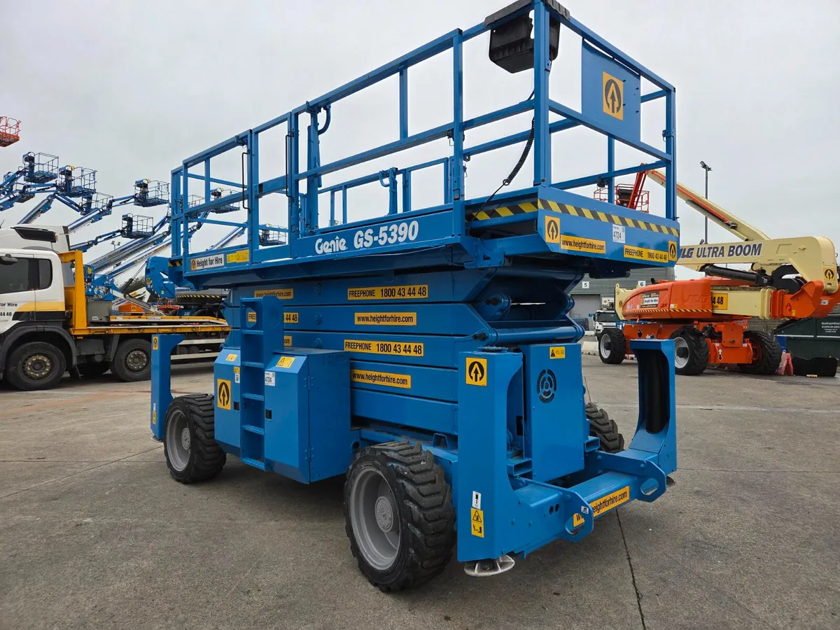 Genie GS5390 RT - 18 m Diesel Scissor - 4x4 - 2016 - Image 3