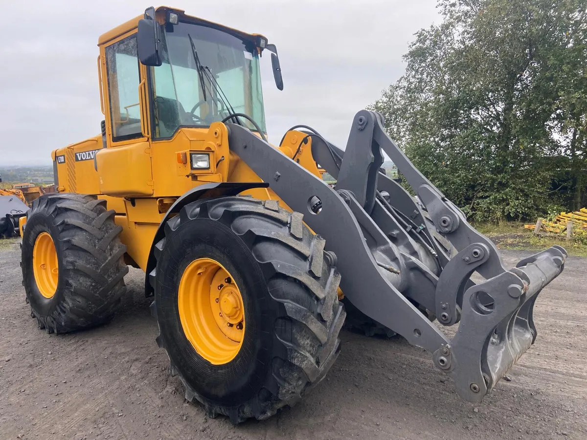 Volvo L70D Loader - Image 4