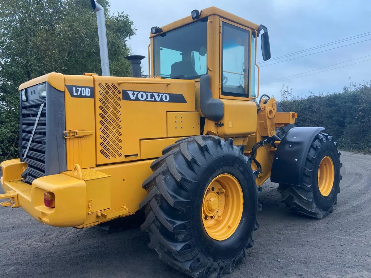 Volvo L70D Loader - Image 3
