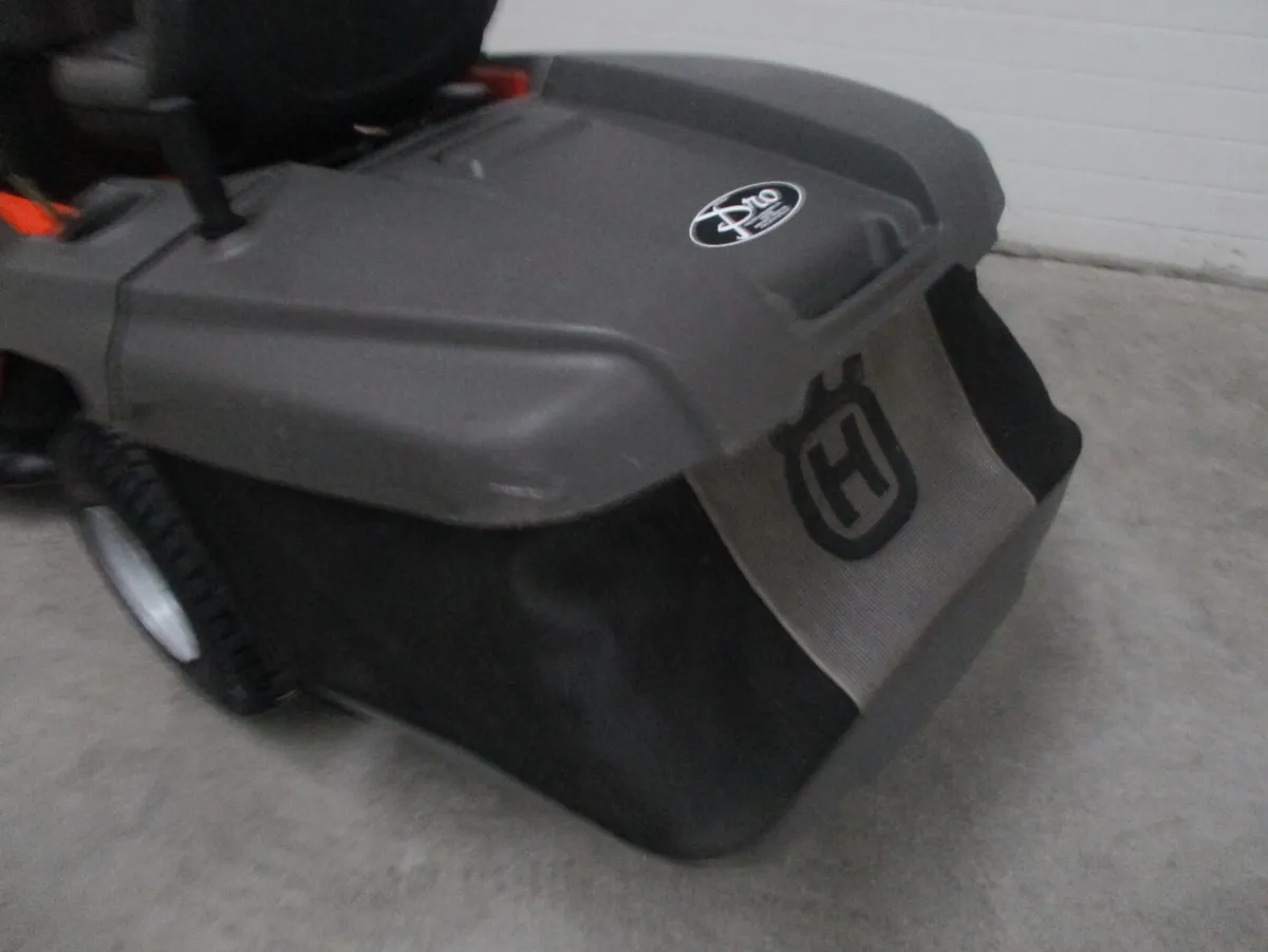 Husqvarna tractor mower TC 138 - Image 4