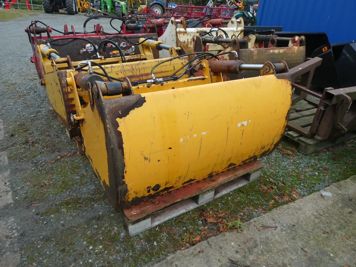 Selection of Used Sheargrabs - Image 1