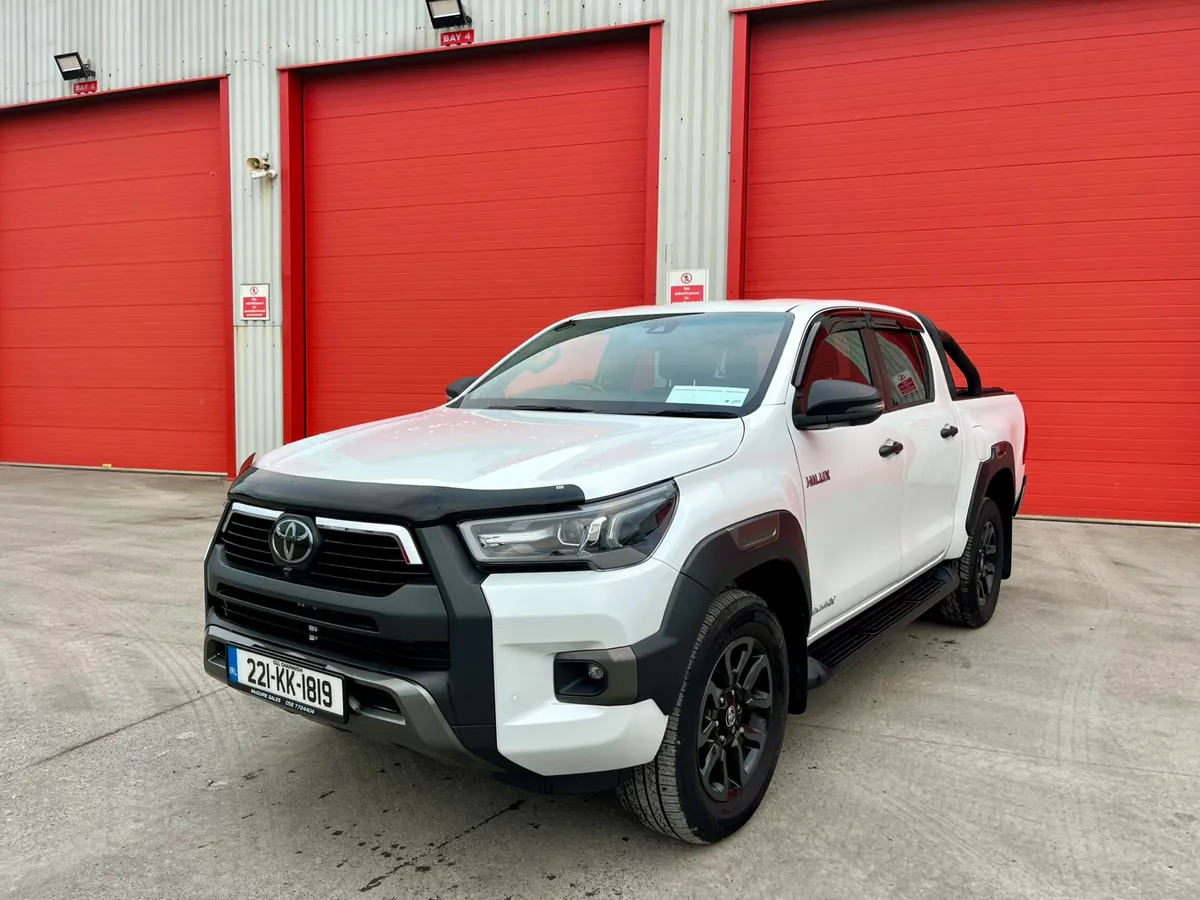 2022 Toyota Hilux 2.8 InvincibleX Auto - Image 1