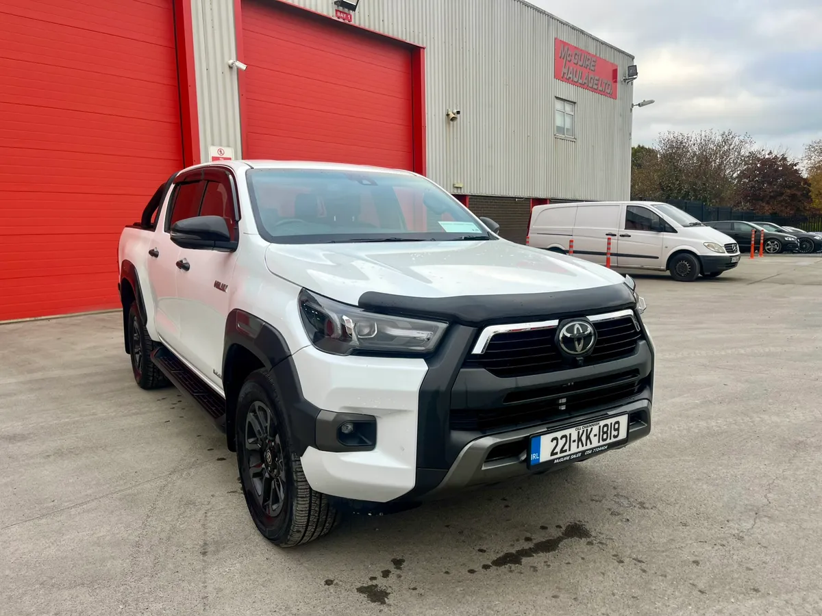 2022 Toyota Hilux 2.8 InvincibleX Auto - Image 2