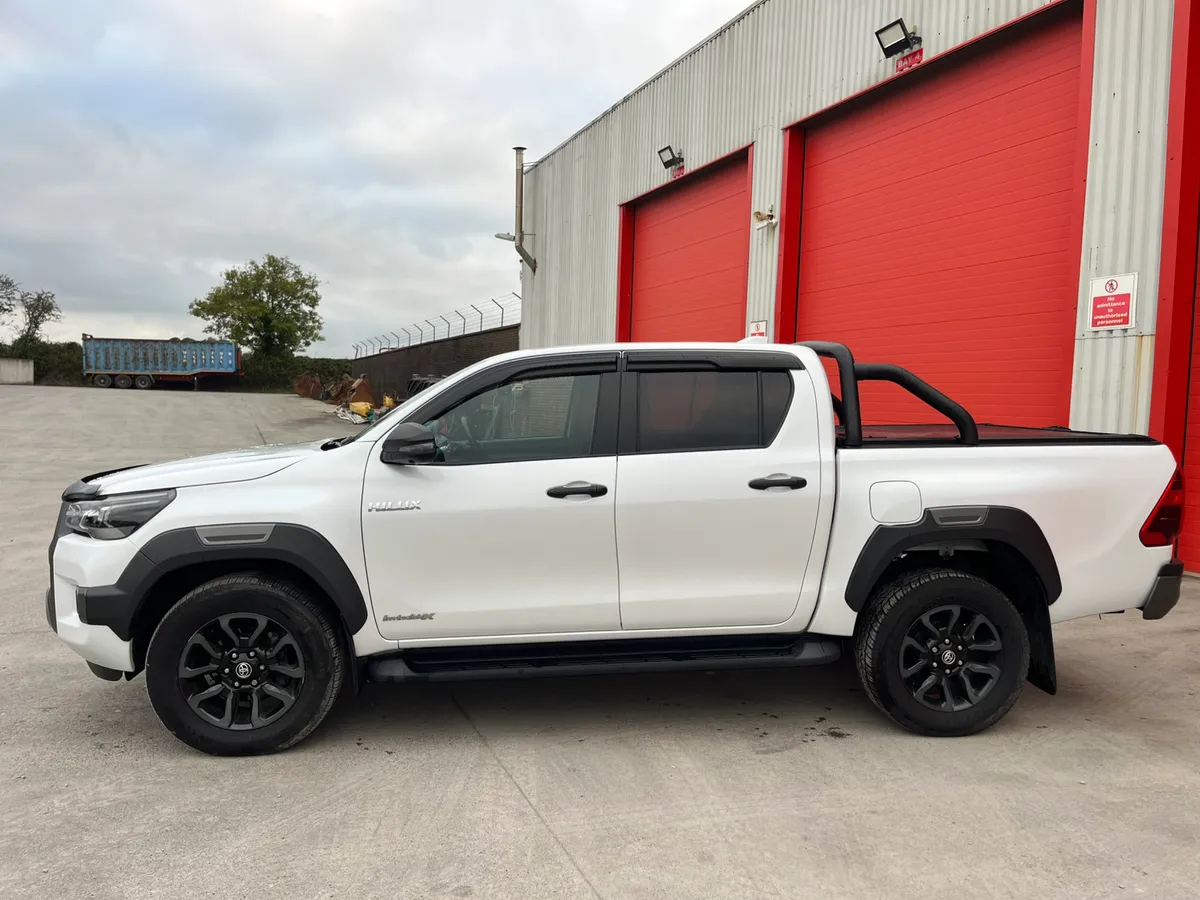 2022 Toyota Hilux 2.8 InvincibleX Auto - Image 4