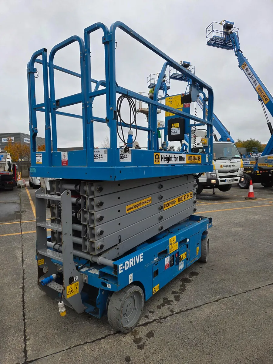 Genie GS4046 E-Drive - 14m Battery Scissor - Image 3