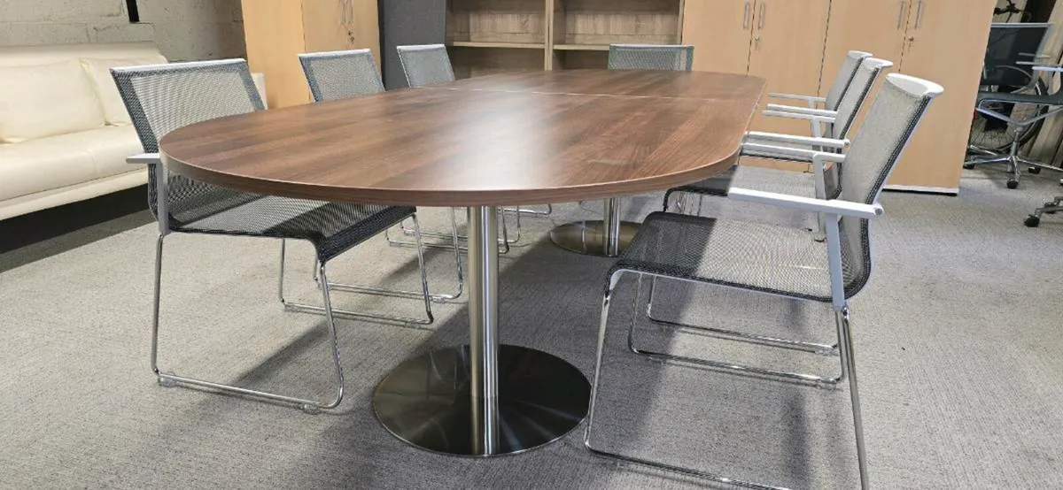10% OFF!!! Meeting table and chairs - Image 3