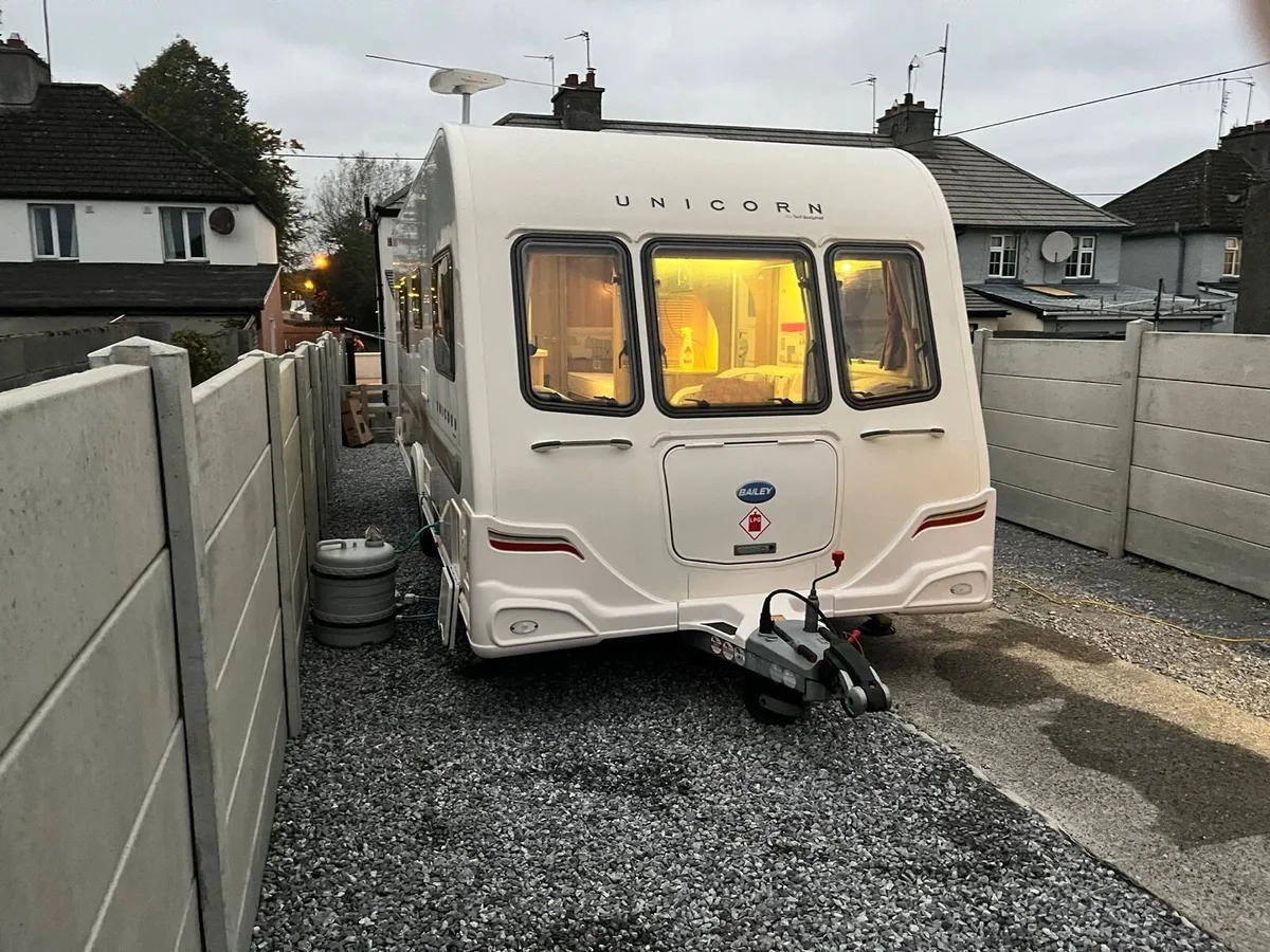 2012 Bailey unicorn - Image 2