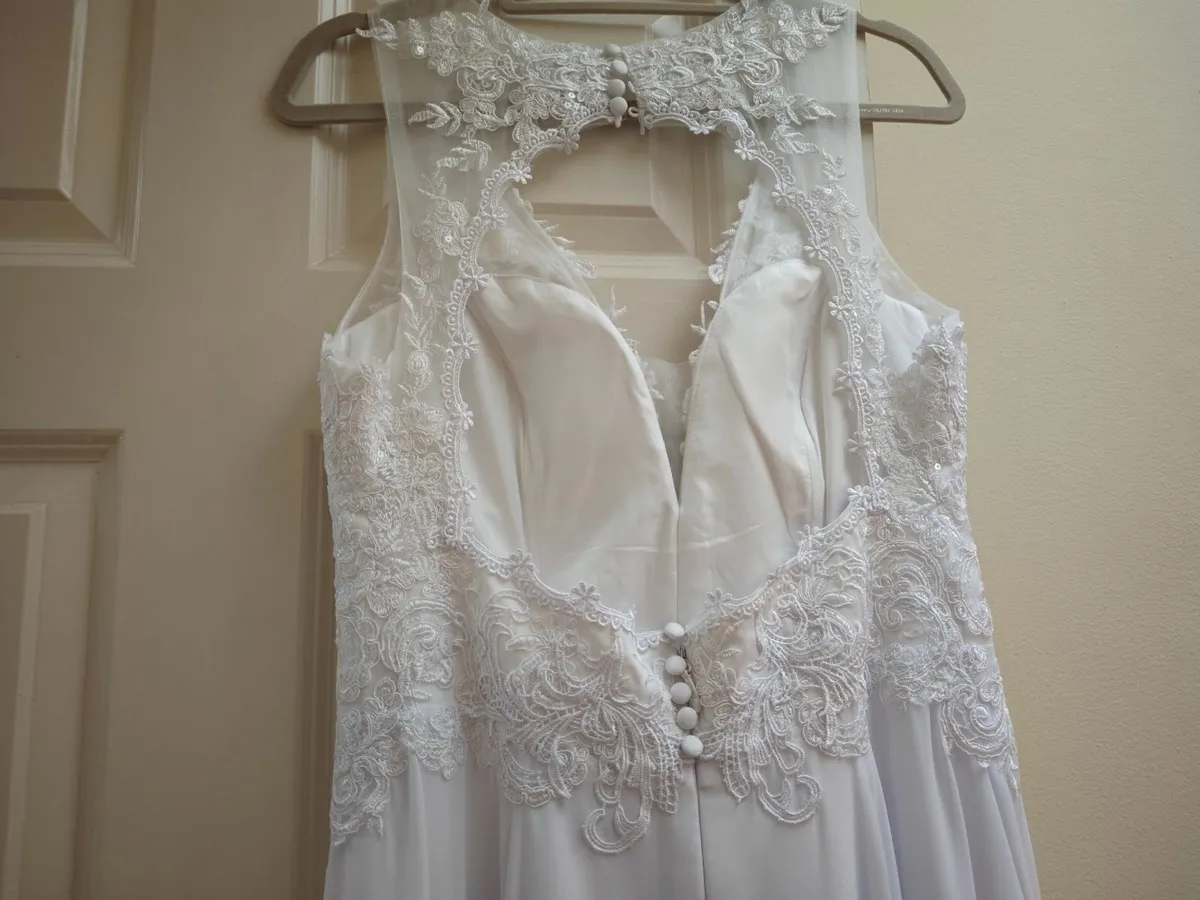 Wedding dress - Image 3