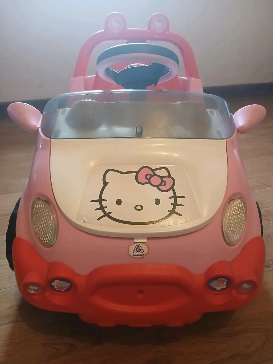 Childs electric hello kitty car - Image 1