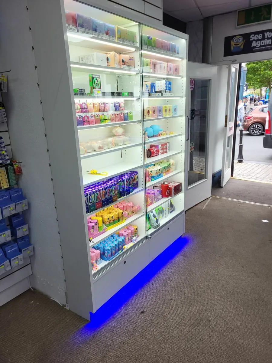 Vape Shop display - Image 2