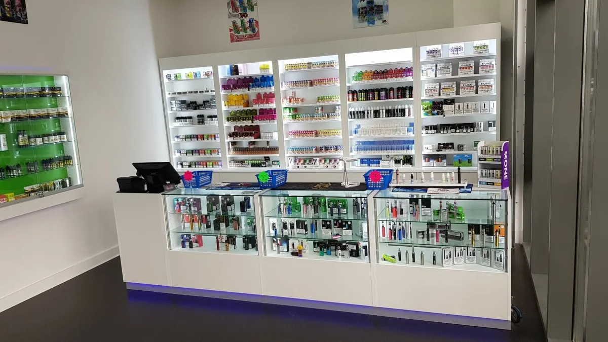 Vape Shop display - Image 3