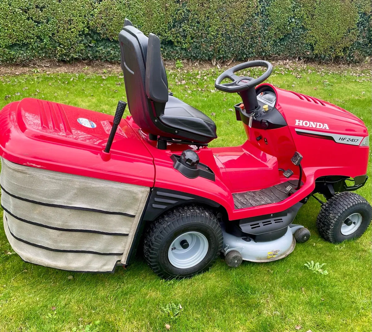 Ride on lawnmower - Image 3