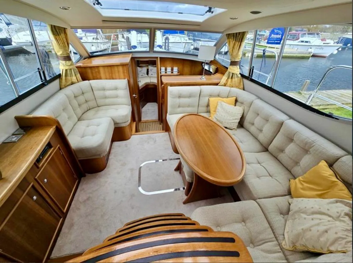 2006/7 Haines 320AC diesel. - Image 2