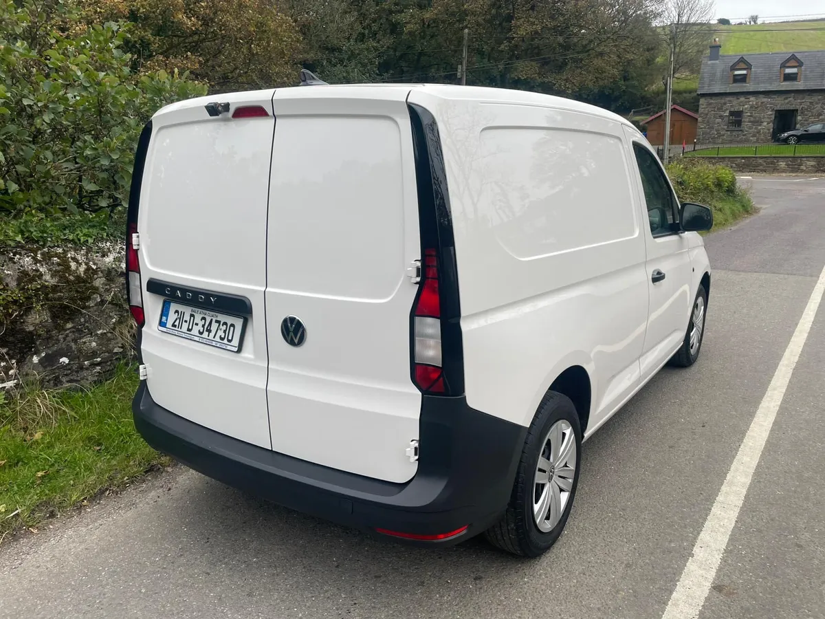 Volkswagen Caddy Cargo 2.0L 2021 - Image 2