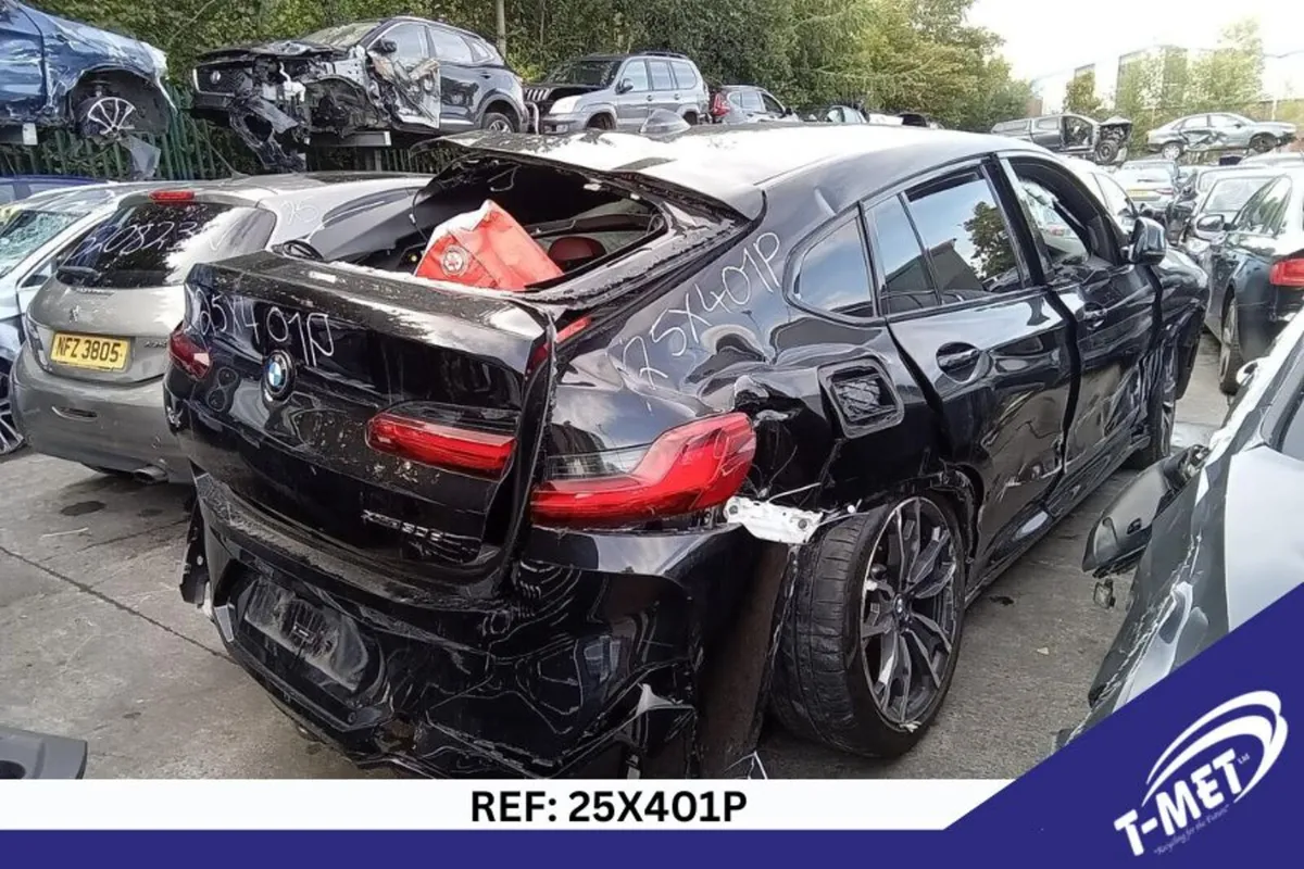 2023 BMW X4 BREAKING FOR PARTS - Image 4