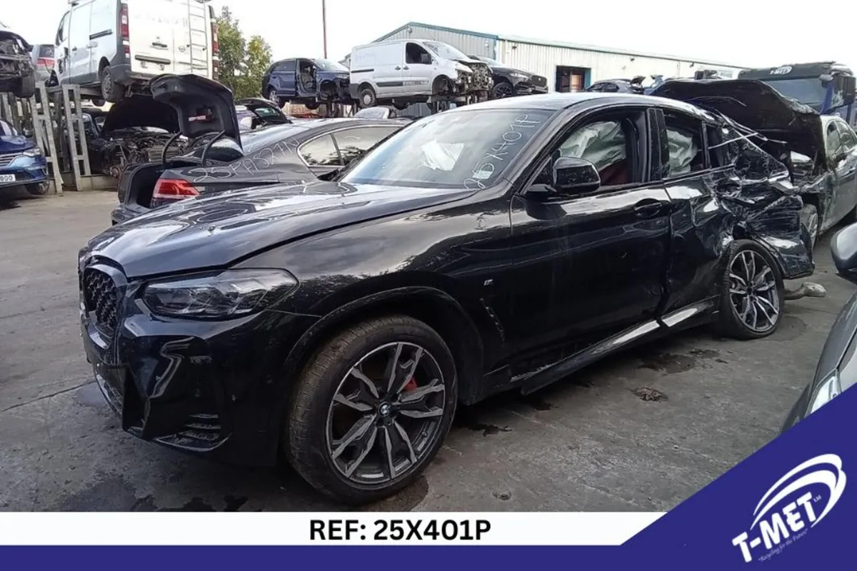 2023 BMW X4 BREAKING FOR PARTS - Image 3