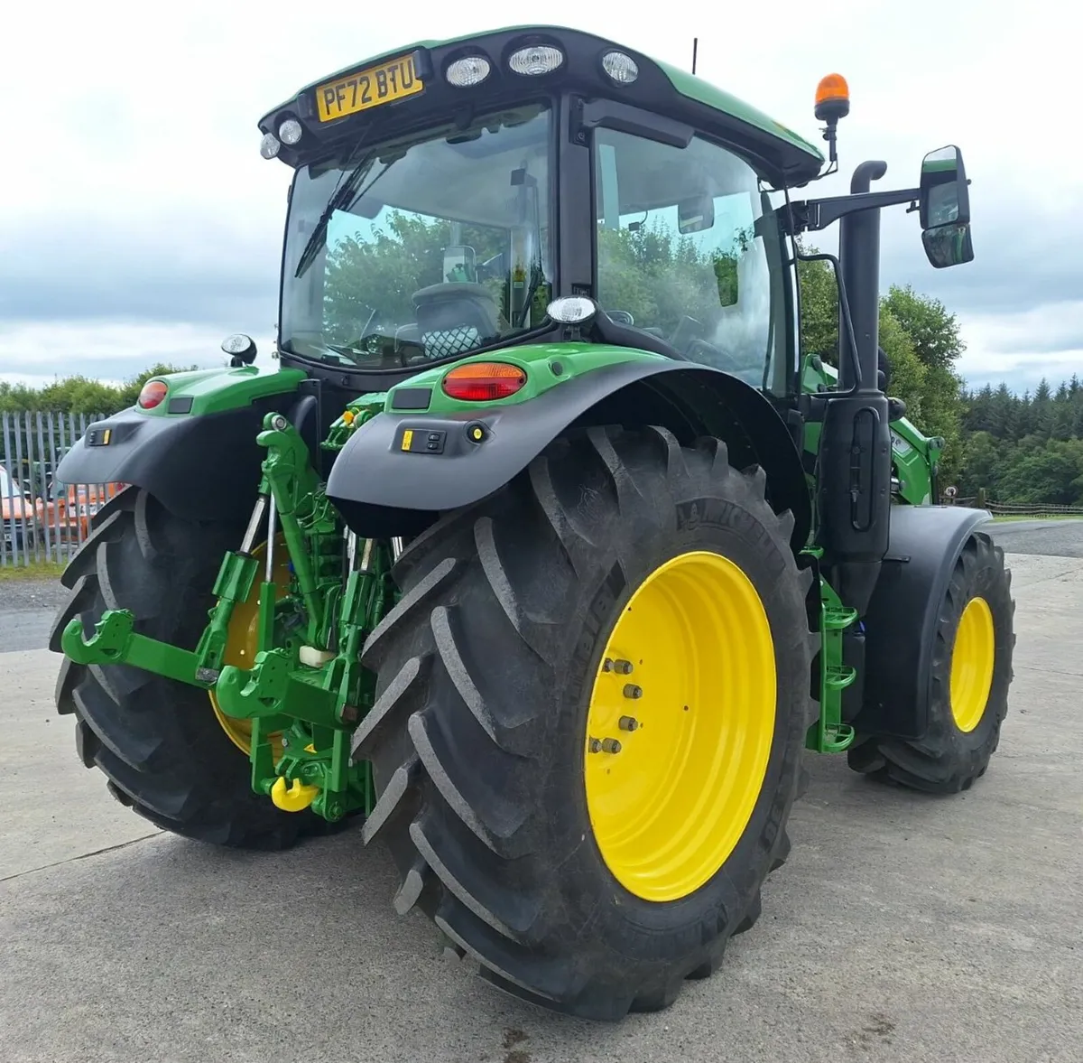 231 JOHN DEERE 6R120 C/W QUICKE Q4M LOADER - Image 3