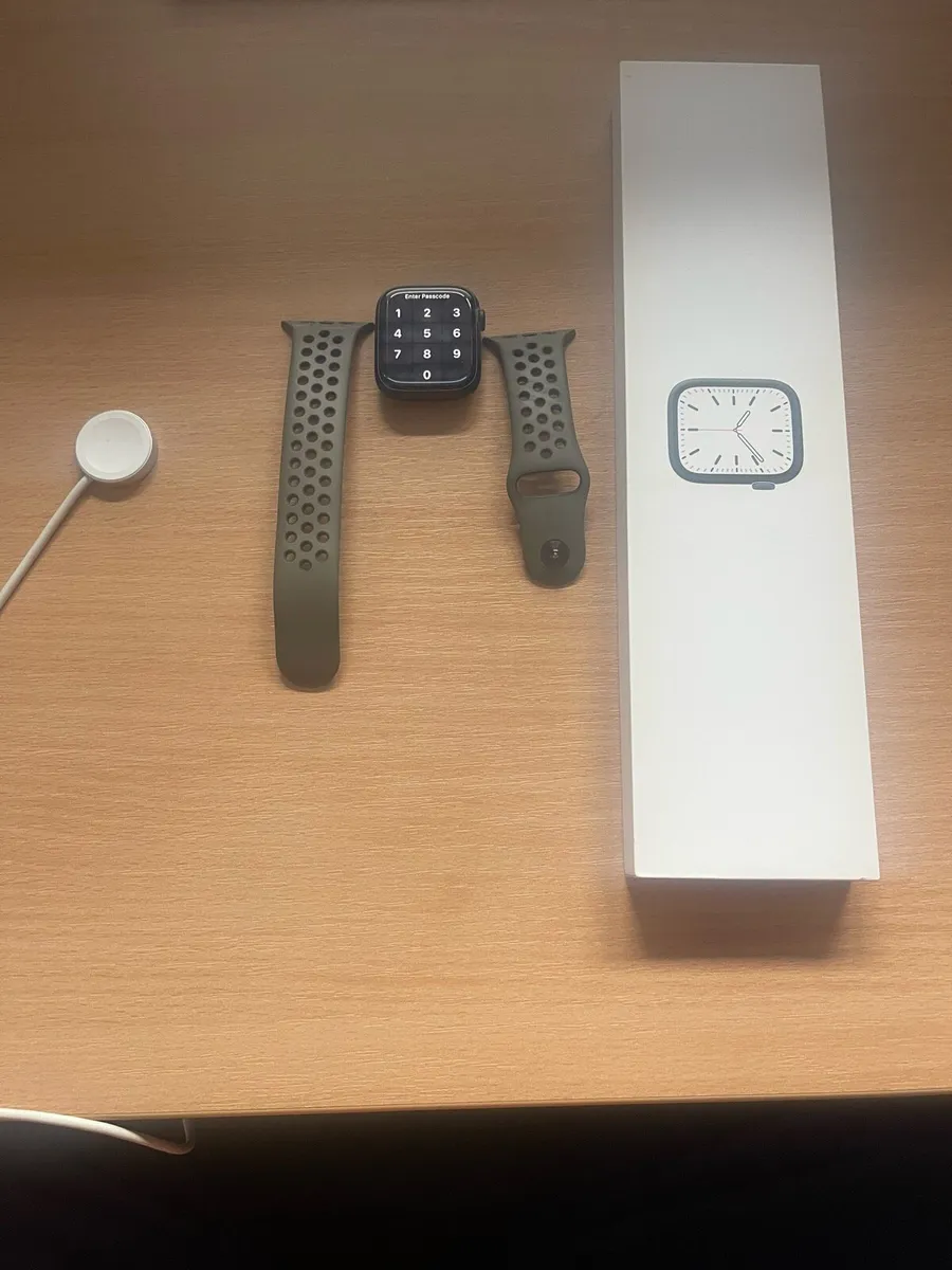 Apple Watch Series 7 - Image 1
