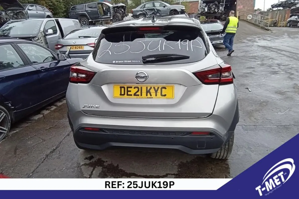 2021 NISSAN JUKE BREAKING FOR PARTS - Image 1