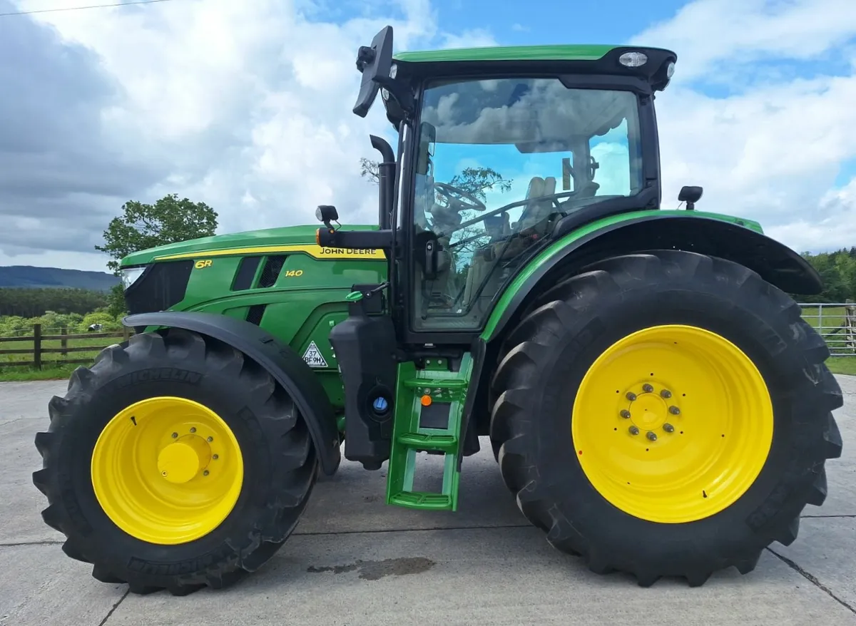 231 JOHN DEERE 6R140 **HIGH SPEC** - Image 2