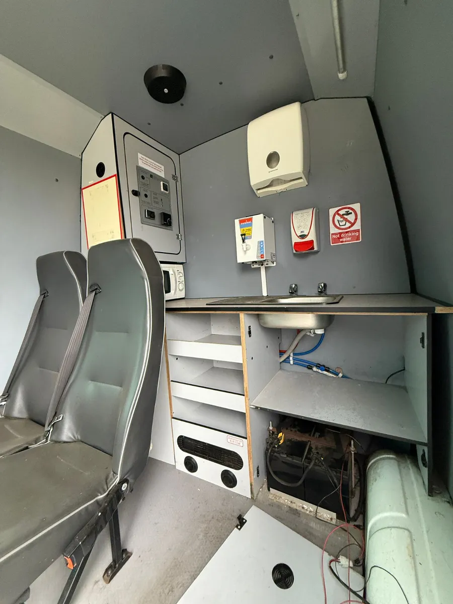 Iveco Daily Welfare Van - Image 4