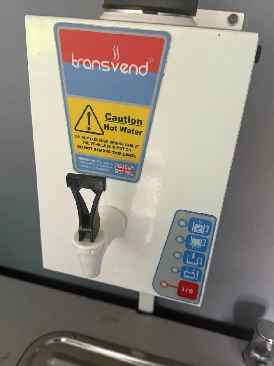 Iveco Daily Welfare Van - Image 3