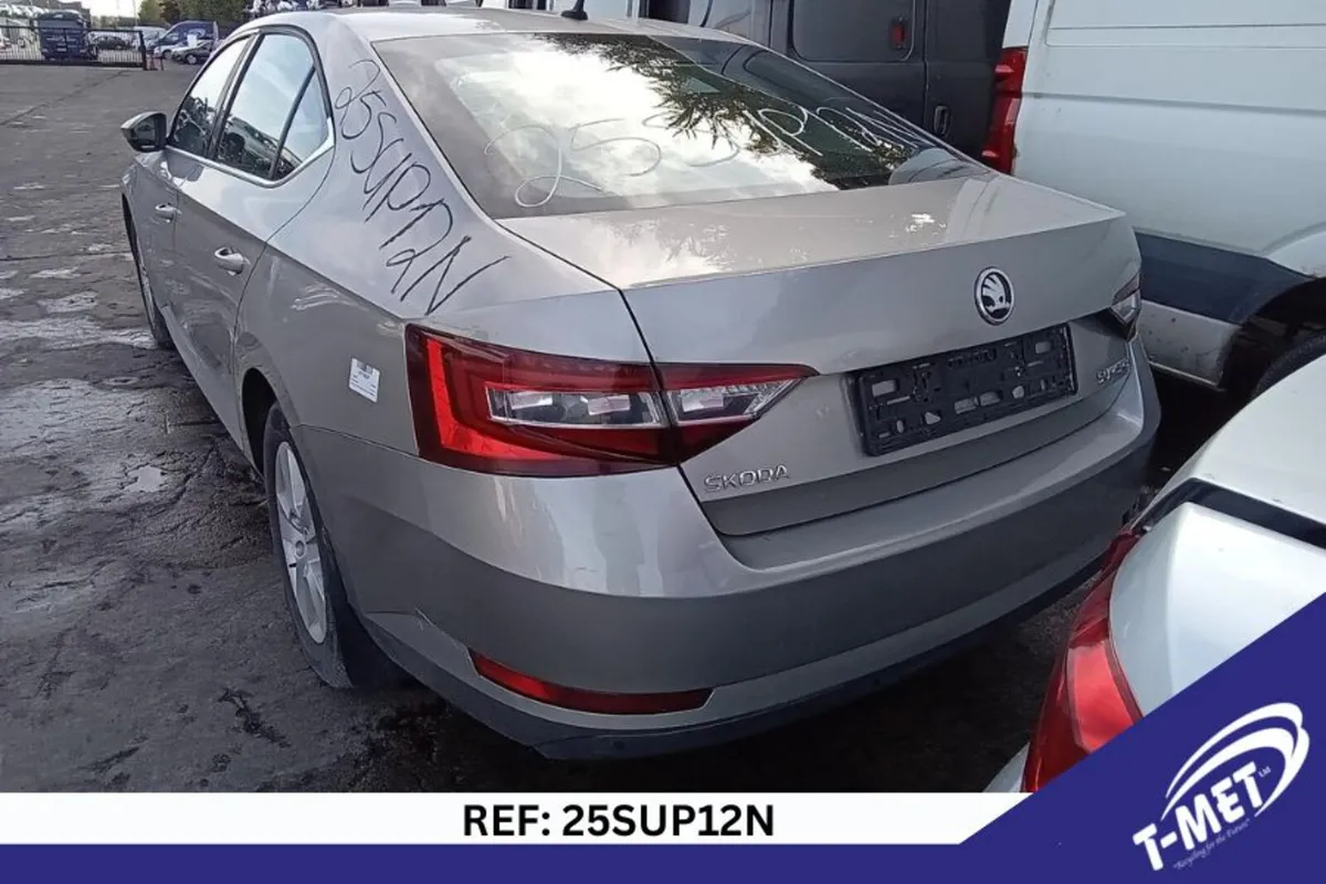 2016 SKODA SUPERB BREAKING FOR PARTS - Image 3