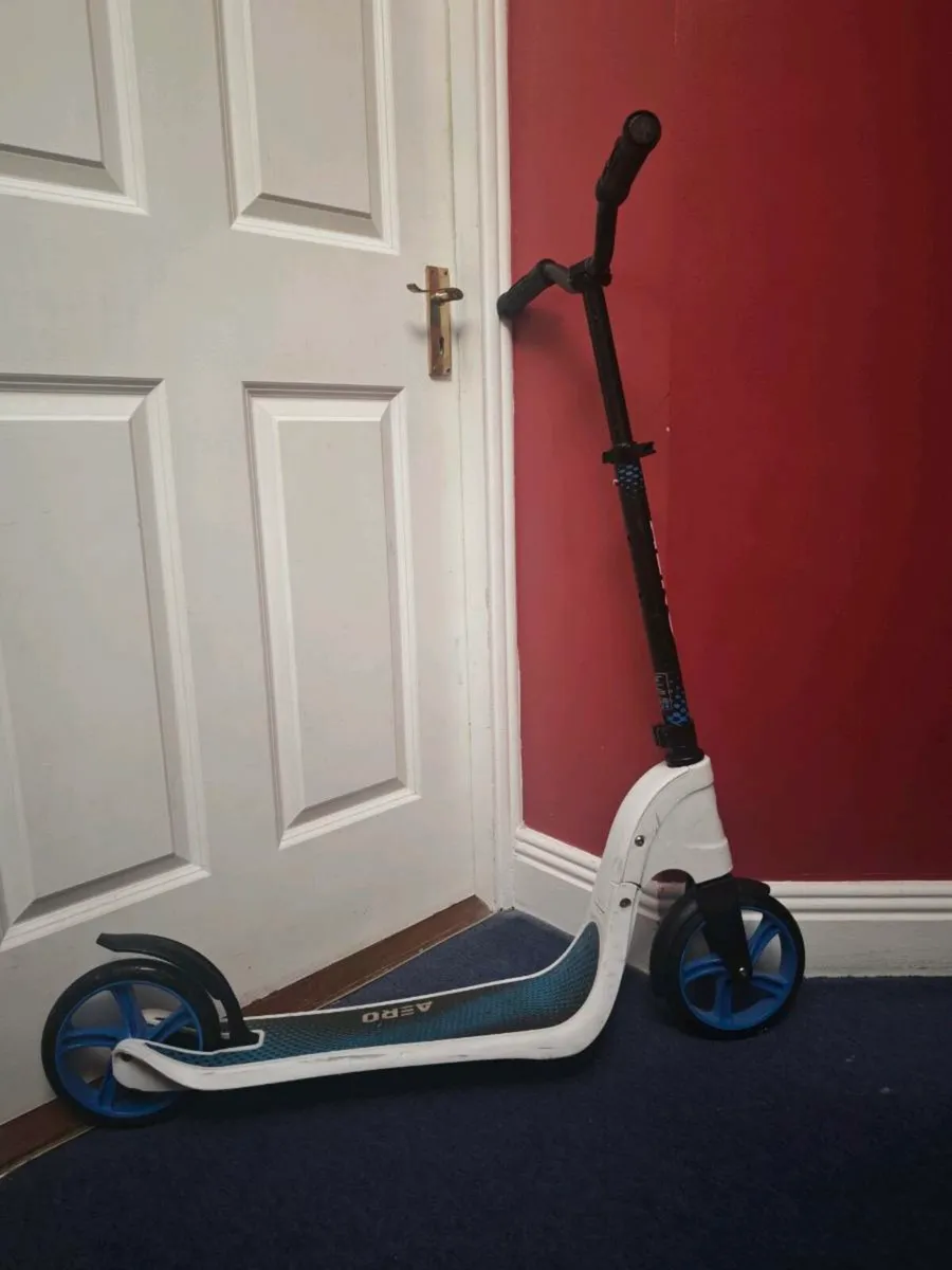 Scooter - Image 1