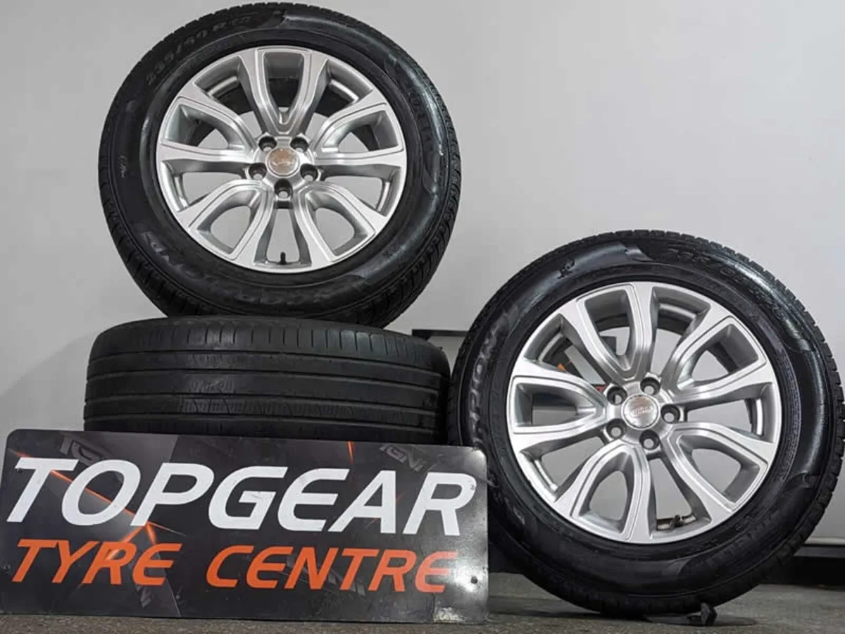 18" Genuine Range Rover Evoque Alloy Wheels & Tyre - Image 1
