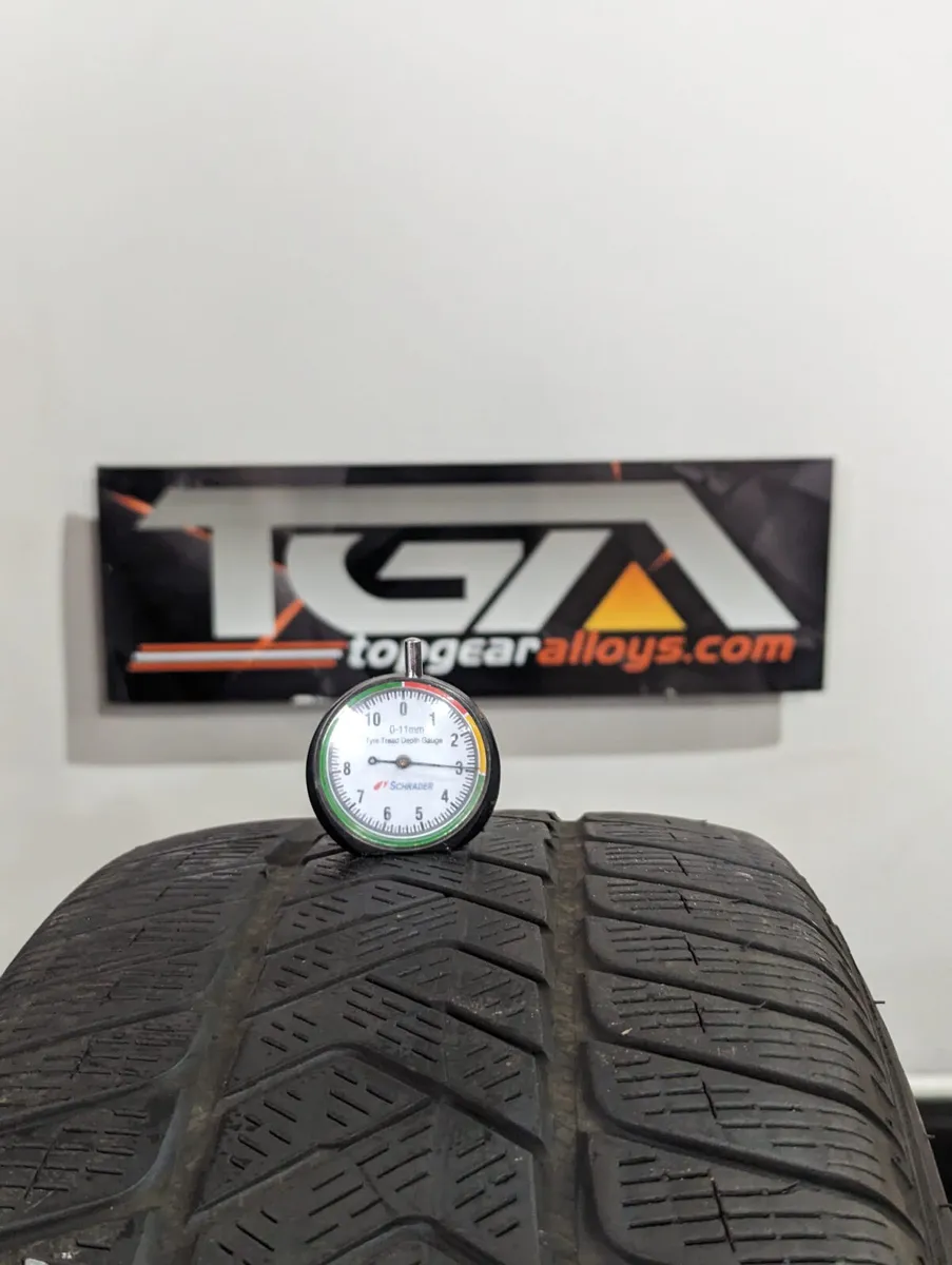 18" Genuine Range Rover Evoque Alloy Wheels & Tyre - Image 3